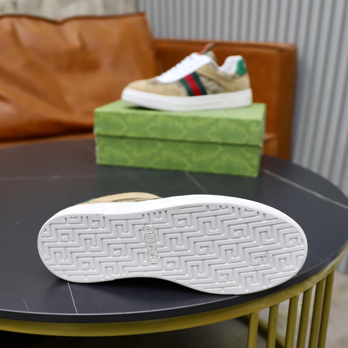 Ex-factory price: 440💰🙅‍♂️🙅‍♂️🙅‍♂️ Brand: GUCCI Standard code: 38-44 (45 customized) Grade: Same as the official website Material: Original material splicing Comfortable and breathable lining Lightweight and wear-resistant sports outsole Style category: Men's fashionable casual shoes Running sneakers Distinguished luxury brand elements Top luxury Color: actual picture color